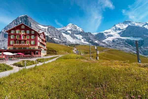 Grindelwald & Jungfrau Region: Train Tour from Interlaken