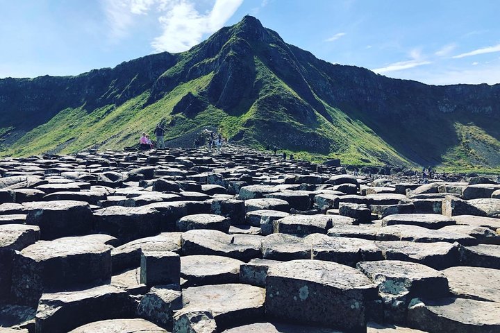 Uncover Giant's Causeway: A Luxurious Private Day Expedition
