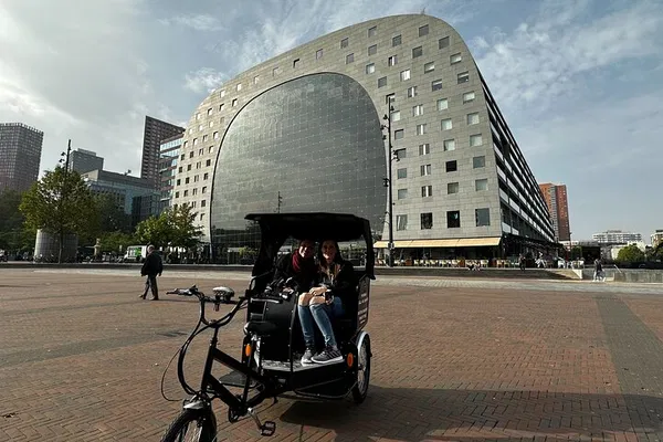 Rotterdam Rickshaw Tour: Private City Highlights!