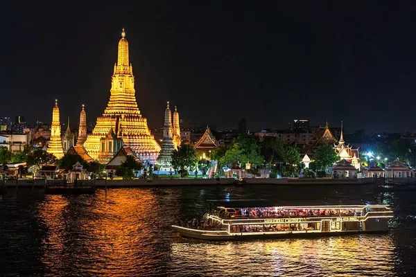 Bangkok's Dazzling River: Meridian Dinner Cruise Adventure