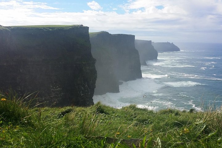 Cliffs of Moher: Luxury Tour & Breathtaking Boat Experience