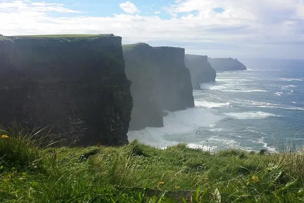 Cliffs of Moher: Luxury Tour & Breathtaking Boat Experience