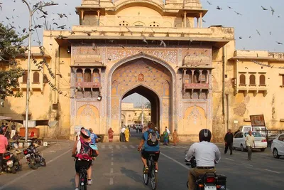Cycle Through Jaipur: Uncover Hidden Gems on Two Wheels!