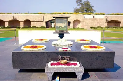 Walk In The Footsteps Of A Legend: Mahatma Gandhi Private Tour