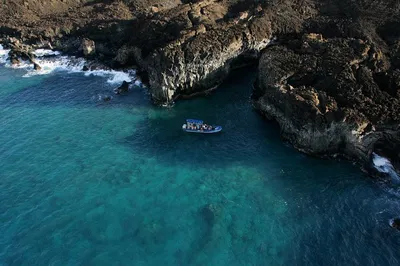 Maui's Hidden Gems: La Perouse Bay & Molokini Sea Cave Adventure!