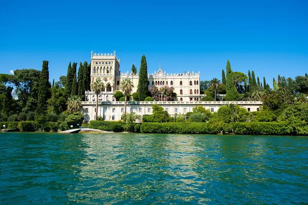 Lake Garda Boat Tour: Islands, Swim & Aperitif!