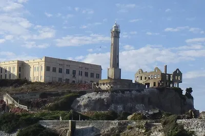 Alcatraz Night & Muir Woods Adventure: Unforgettable SF Exploration