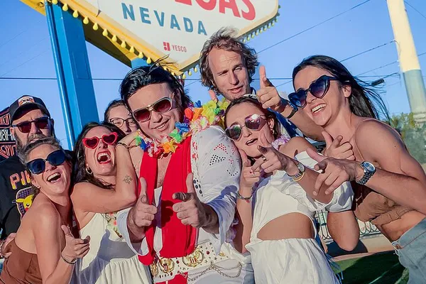 Viva Las Vegas! Tie the Knot with Elvis: An Unforgettable Wedding Experience