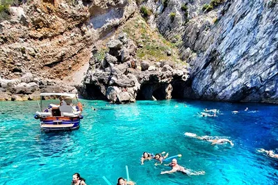Unforgettable Capri & Blue Grotto Boat Tour: A Sorrento Escape