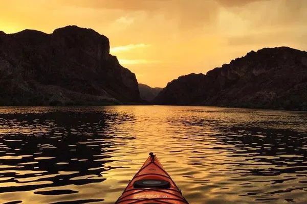 Black Canyon Kayak Tour: Paddle Under the Stars from Las Vegas!