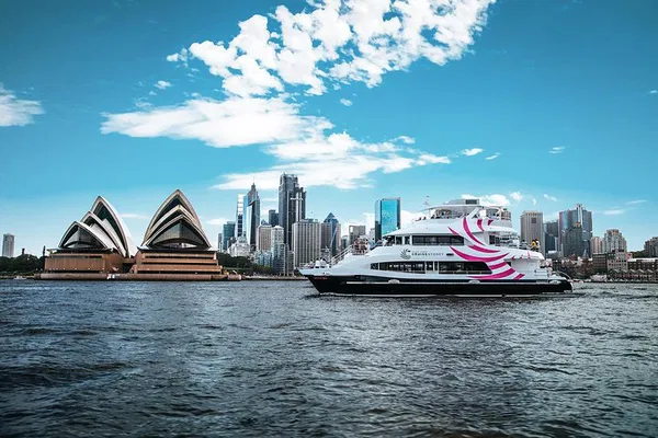 Sydney Harbour Luxury: All-Inclusive Lunch Cruise