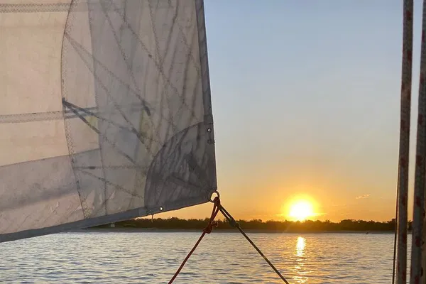 Sunset Broadwater Sailing: Gold Coast's Romantic Twilight Cruise