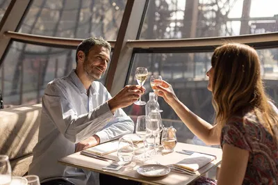 Eiffel Tower Lunch: Dine in Style at Madame Brasserie