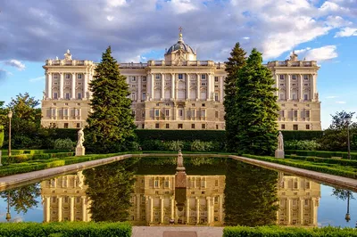 Madrid: Royal Palace & Reina Sofia Skip-the-Line Combo