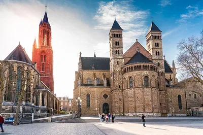 Luxury Amsterdam Transfer: Schiphol to Maastricht with Private Chauffeur