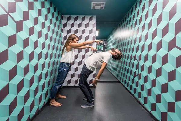 Mind-Bending Fun: Explore Paris Museum of Illusions!