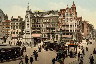 Amsterdam WWII Tour: Uncover Hidden Stories