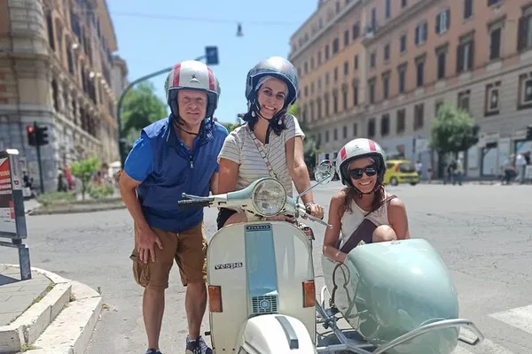 Rome Vespa Sidecar Night Tour: See the City Lights!