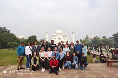 Discover the Taj Mahal: An All-Inclusive Day Tour from Delhi