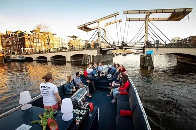 Amsterdam Canal Cruise: Open Bar & Central Views!