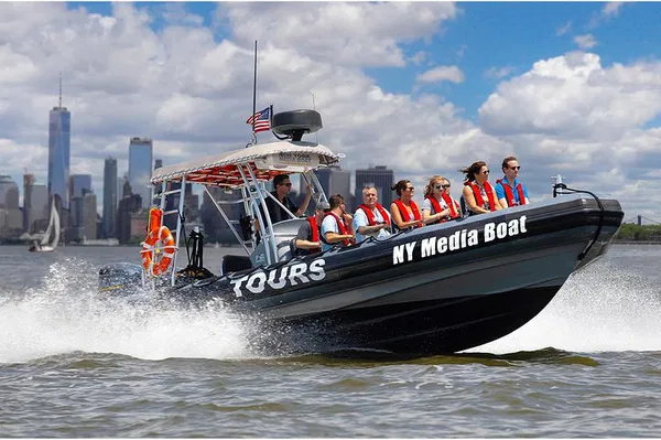 NYC Boat Tour: Manhattan Skyline Views & Photo Ops!