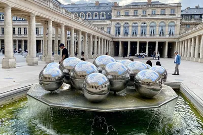 Paris Iconic Landmarks: A Luxurious Private City Tour