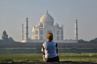 Unveiling Agra's Majesty: A Luxurious Same-Day Taj Mahal Car Tour from Delhi
