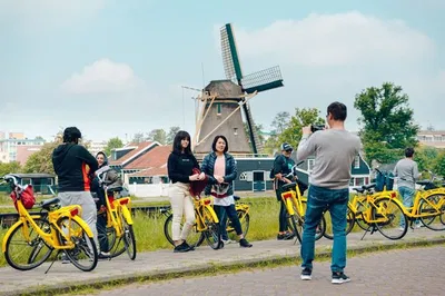 Amsterdam Countryside Bike Tour: Pedal Through Picturesque Waterland