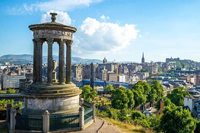 Edinburgh Black Cab Tour: Uncover City Secrets in Style!