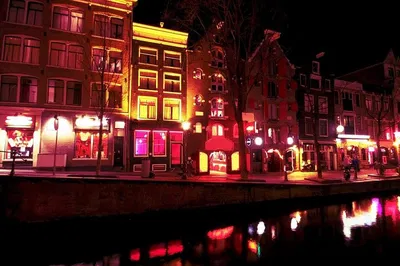 Red Light District Tour: Uncover Amsterdam's Secrets