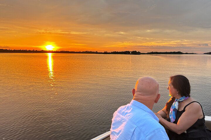 Daytona Beach Sunset Cruise: Champagne & Waterways