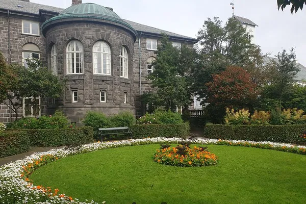 Discover Reykjavik: Your Personalized 2-Hour Walking Adventure