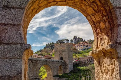 Uncover Toledo's Cultural Mosaic: A Personalized Half-Day Adventure
