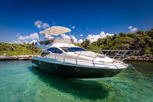 Tulum Yacht: Coast Cruise on 43' Azimut (4 Hrs)