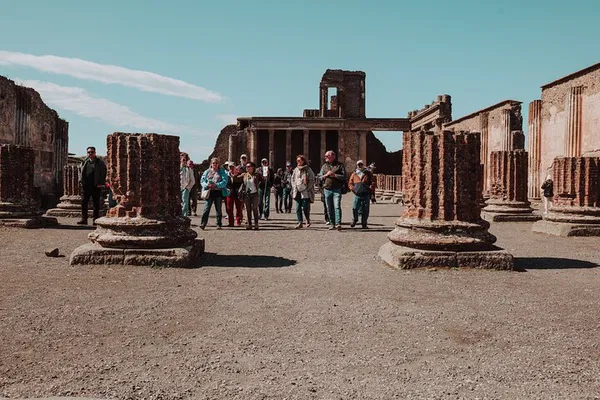 Pompeii: Archaeologist-Led Small Group Tour & Skip-the-Line