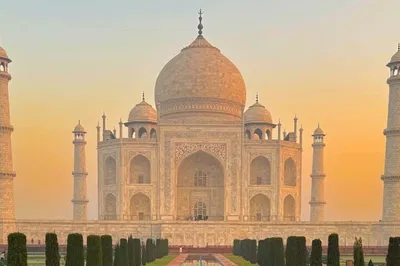 Sunrise Spectacle: Private Taj Mahal & Agra City Tour