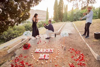 Romantic Rome Proposal Photoshoot: Capture the Moment!