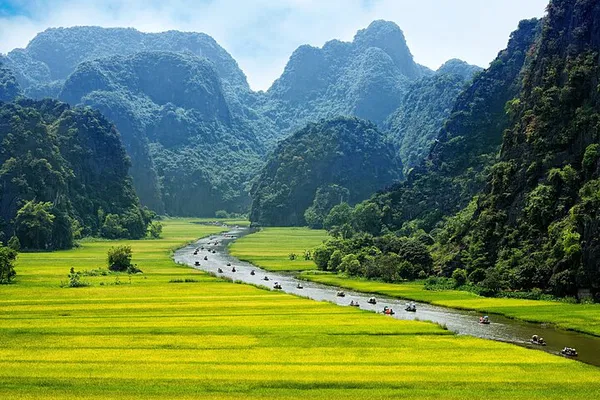 Ninh Binh's Splendor: A Personalized Full-Day Escape from Hanoi