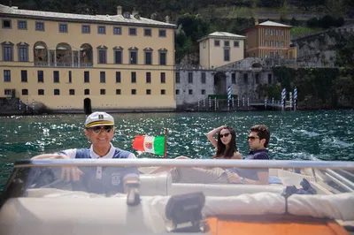 Glide on Lake Como: Unveiling Villas & Gardens on a Private Hour Tour!