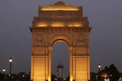 Spiritual Delhi: Temple Tour & Lutyens' Architectural Marvels