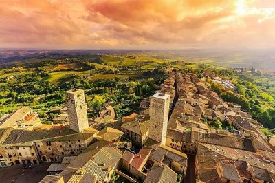Tuscan Trio: Day Trip to San Gimignano, Pisa & Siena from Florence