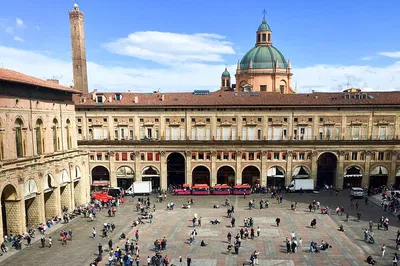 Bologna Day Trip: Private Tour from Milan