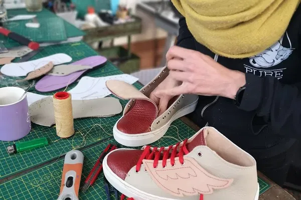 Unleash Your Inner Artisan: Leather Crafting in Belize!