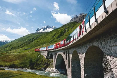 Glacier Express & Lucerne Tour: Swiss Alps Escape
