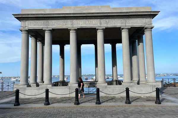 Pilgrim History: Private Plymouth Rock Excursion from Boston