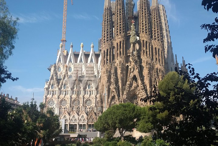 Unveiling Gaudí's Masterpiece: Sagrada Familia Skip-the-Line Private Tour