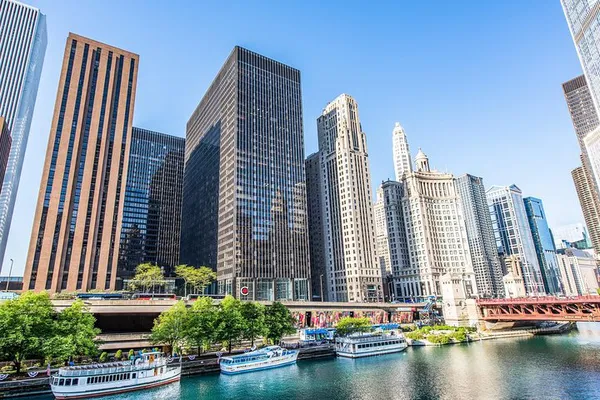 Chicago's Architectural Evolution: A Captivating Walking Tour Through Time