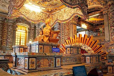 Da Nang to Hue: Hai Van Pass & Imperial City Tour
