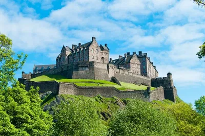 Edinburgh Day Trip: Rail, Castle & Hop-On Bus Tour