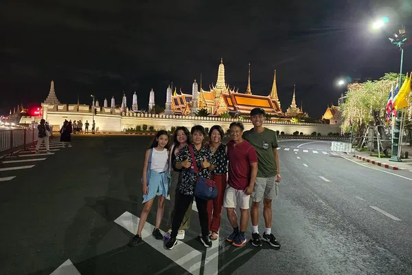 Bangkok Private Tuk Tuk Night Food Tour: Hidden Gems & Local Eats